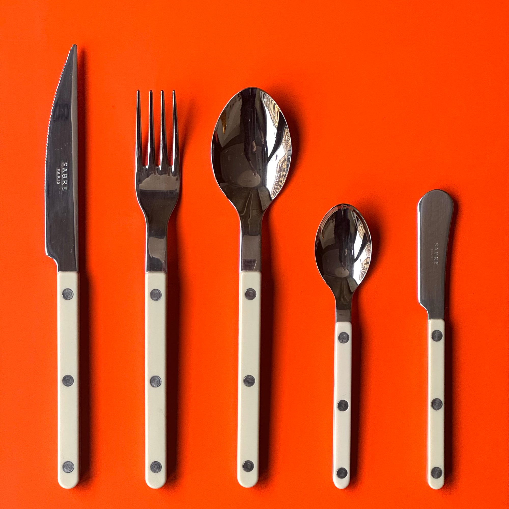 Sabre Paris - Bistrot Cutlery // Light Kaki - Kitchenware - DANSKmadeforrooms