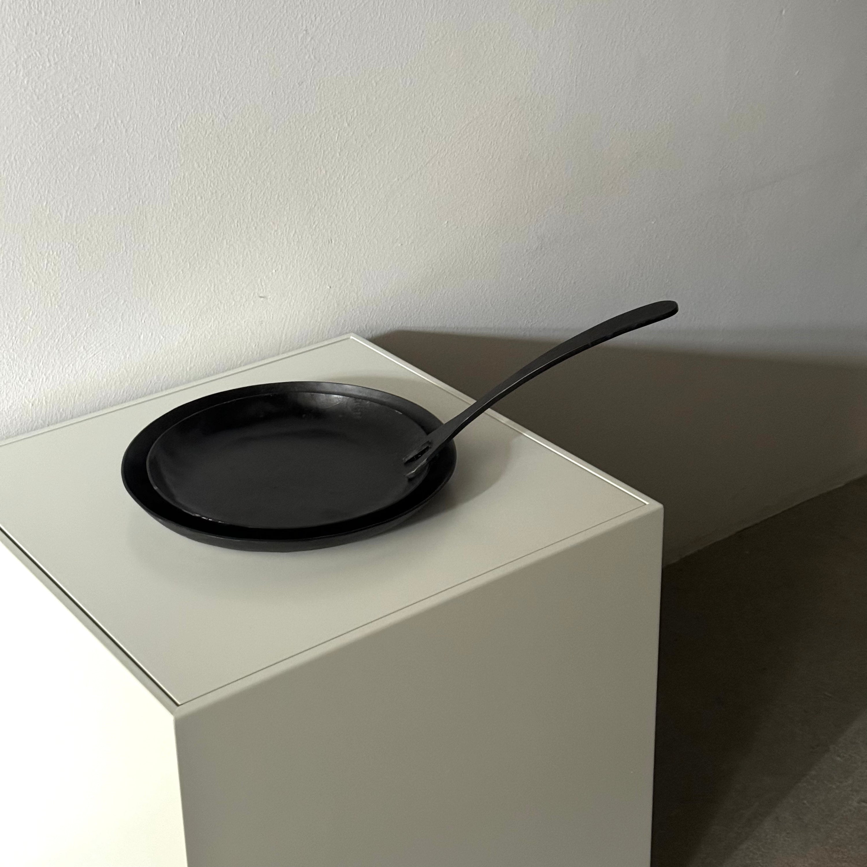 Iron Frying Pan Dish