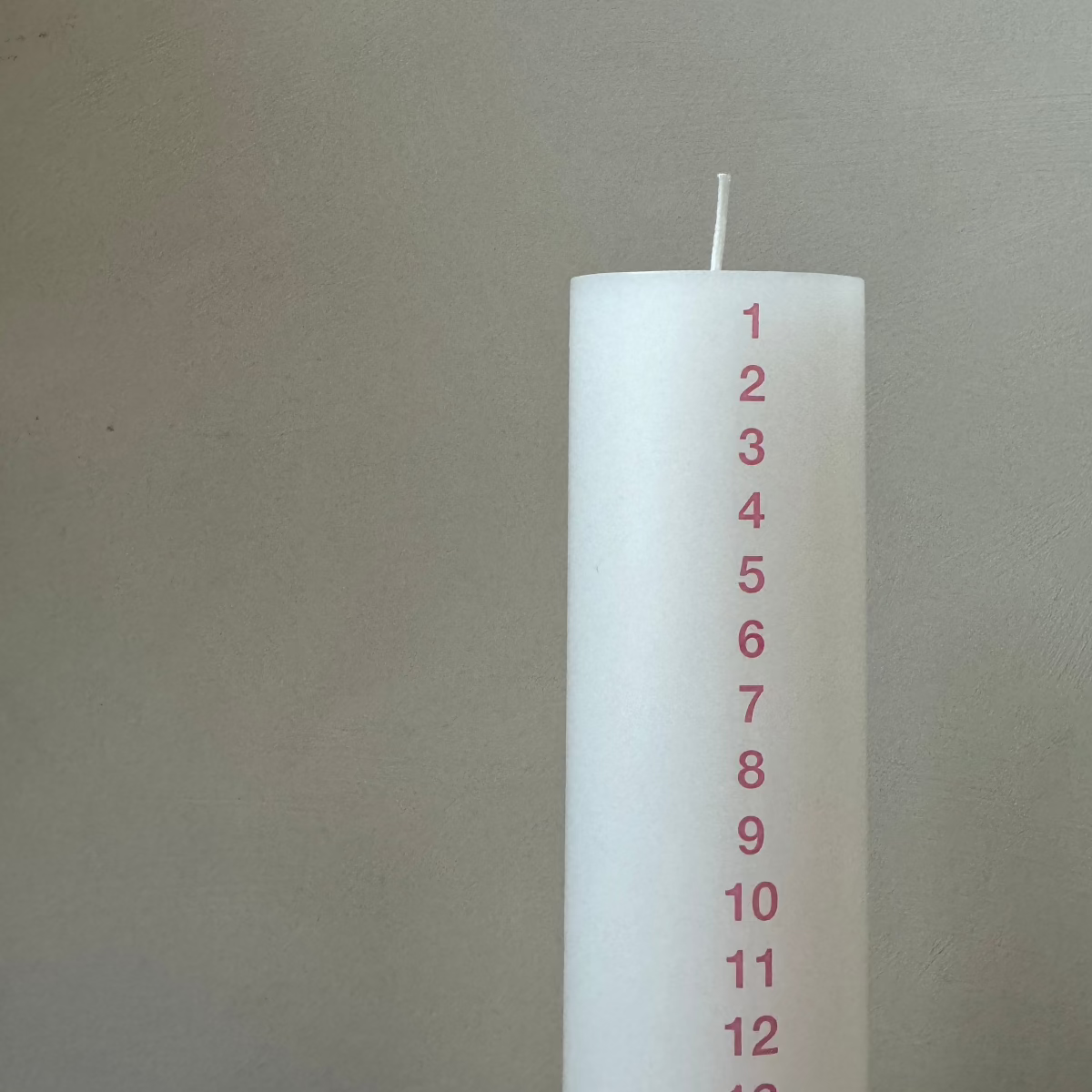 Calendar Candle // 30 x 6 Cm