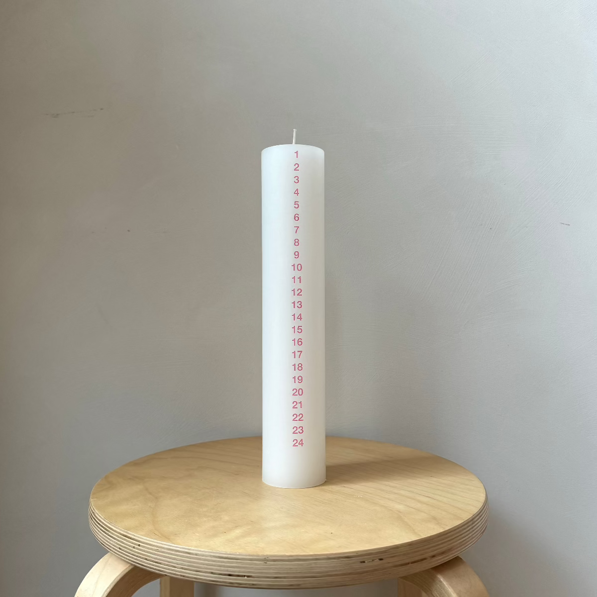 Calendar Candle // 30 x 6 Cm