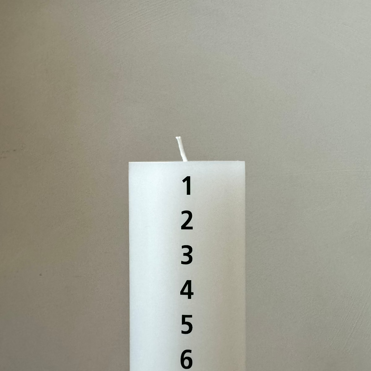 Calendar Candle // 40 x 6 Cm