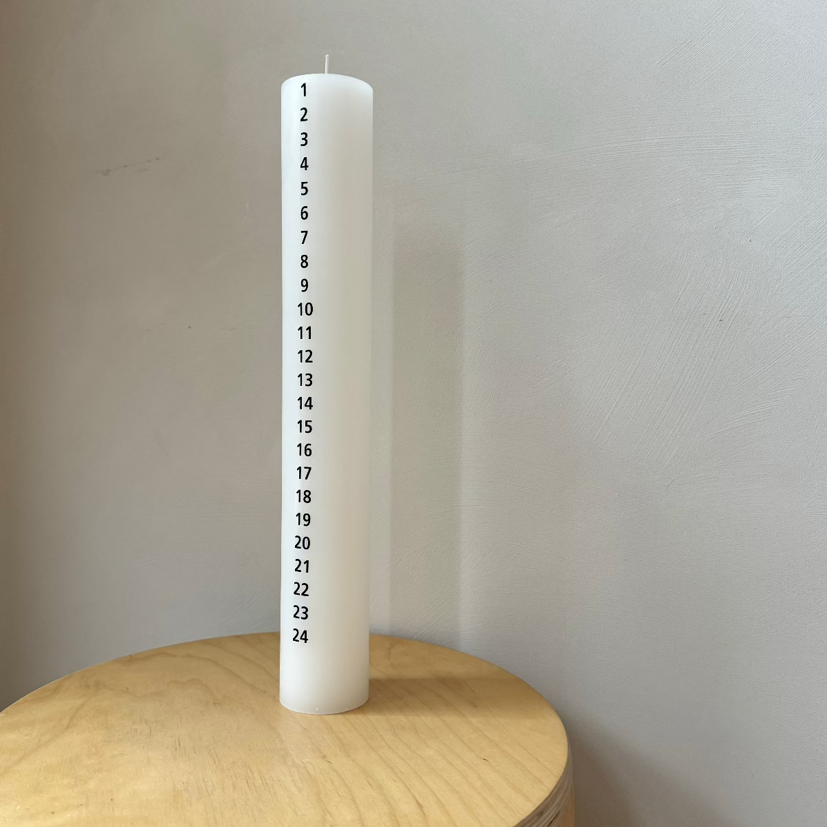 Calendar Candle // 40 x 6 Cm