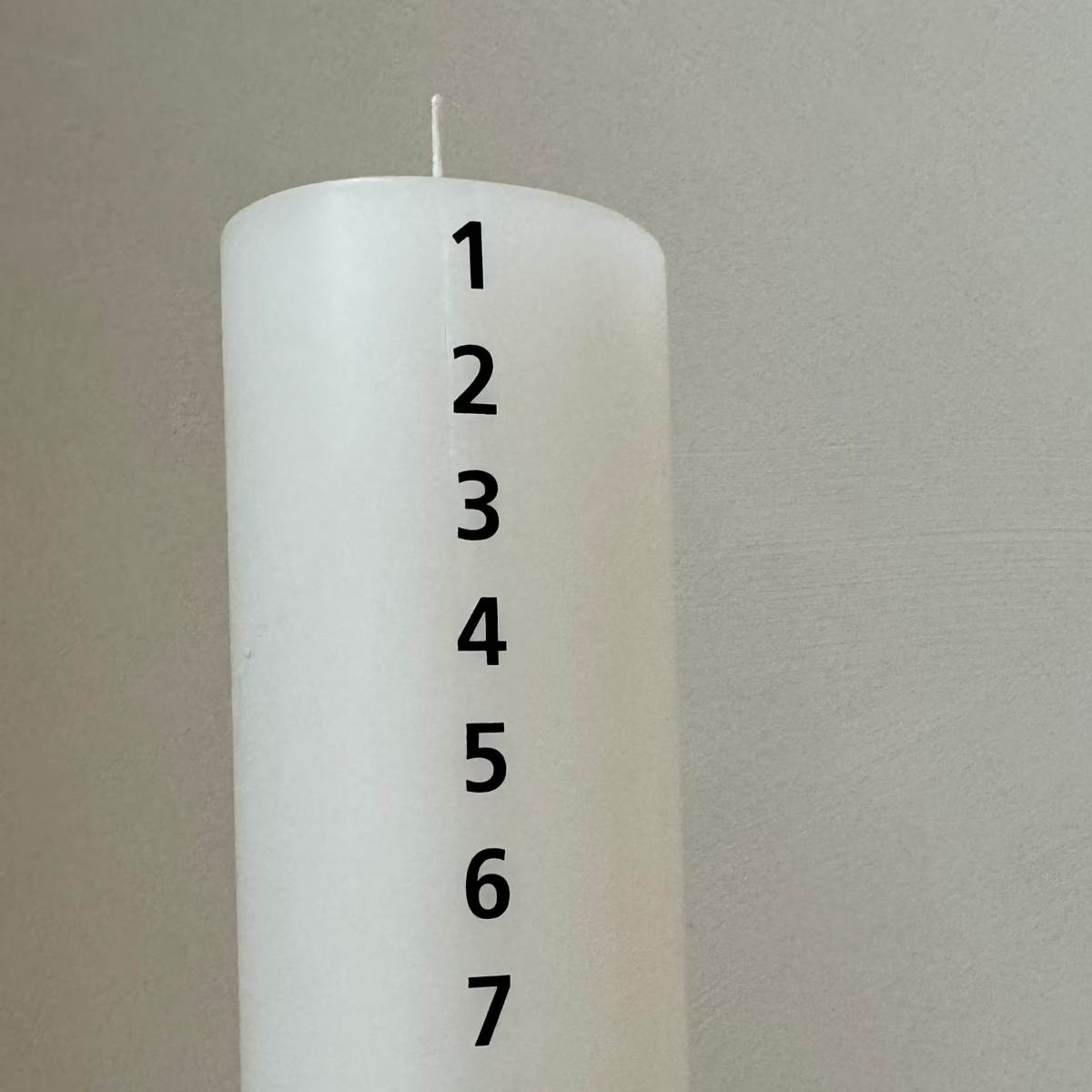 Calendar Candle // 40 x 6 Cm