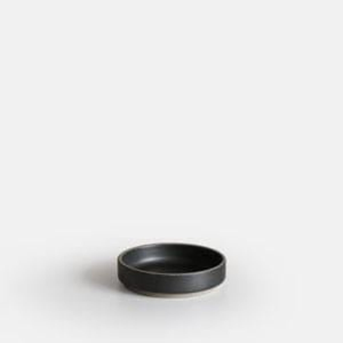 Hasami - Plate // Black - Kitchenware - DANSKmadeforrooms