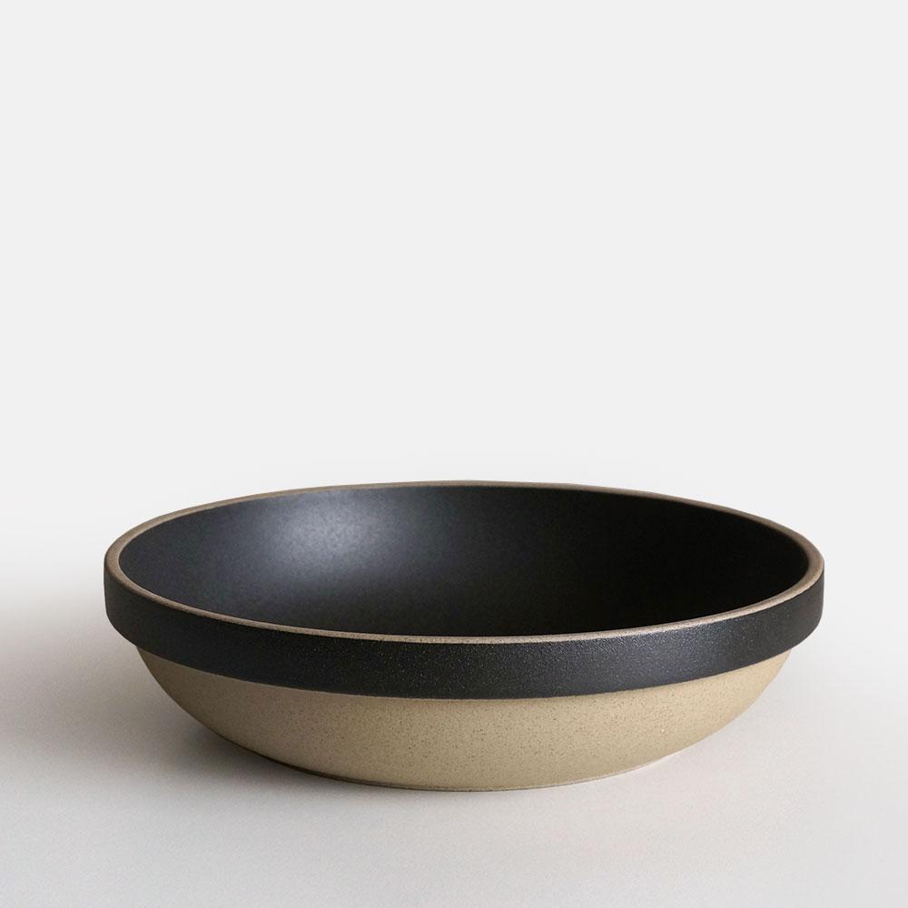 Hasami - Low Round Bowl // Black - Kitchenware - DANSKmadeforrooms