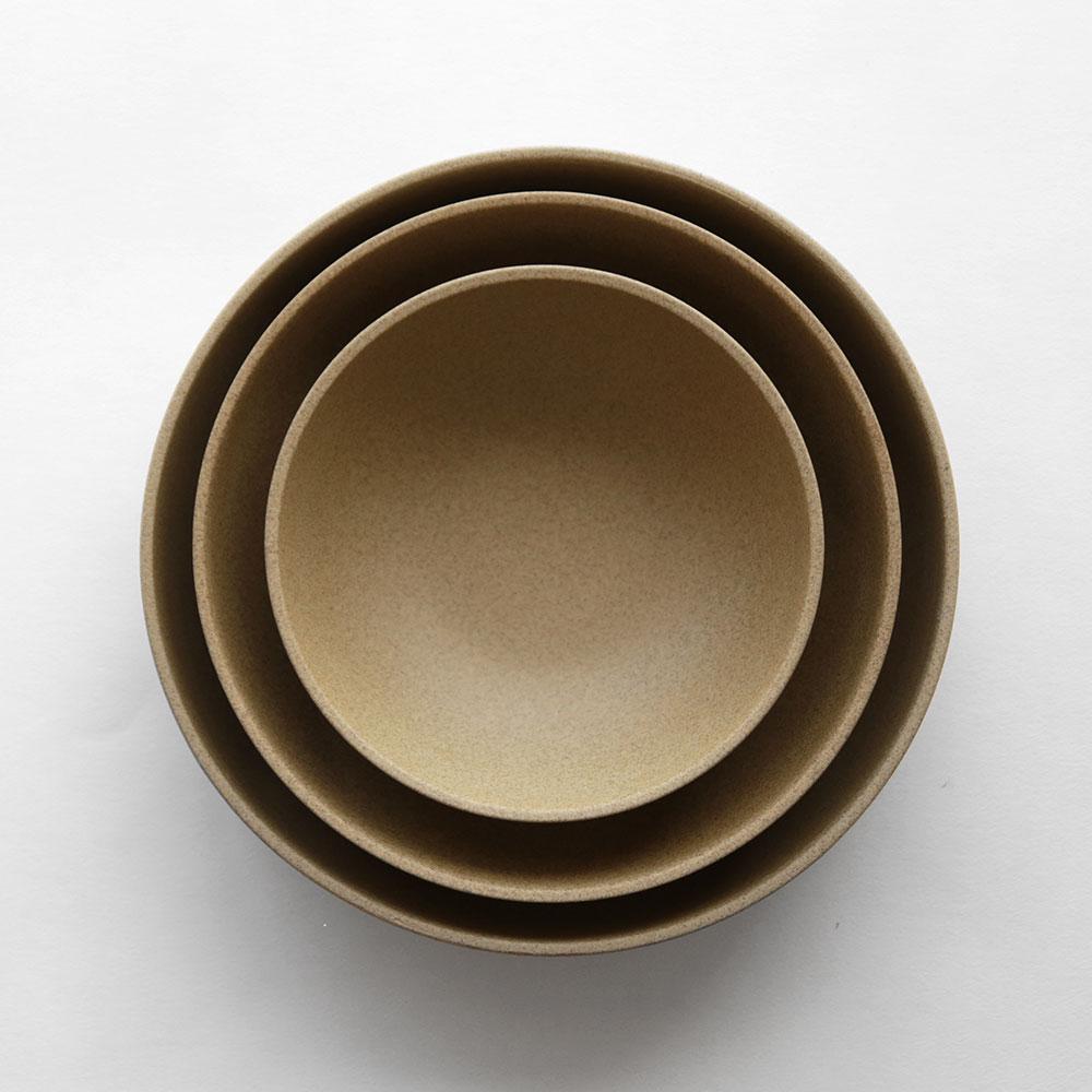 Hasami - Low Round Bowl // Natural - Kitchenware - DANSKmadeforrooms