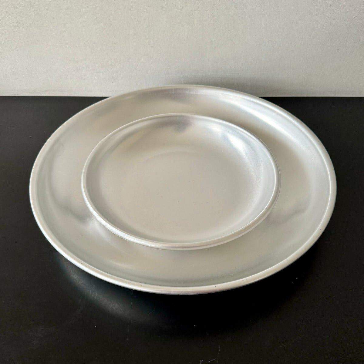 Kitchen Objects - Round Aluminium Tray - Kitchenware - DANSKmadeforrooms